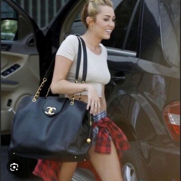 Chanel XL Supermodel XL Weekender - Picture 13 of 13